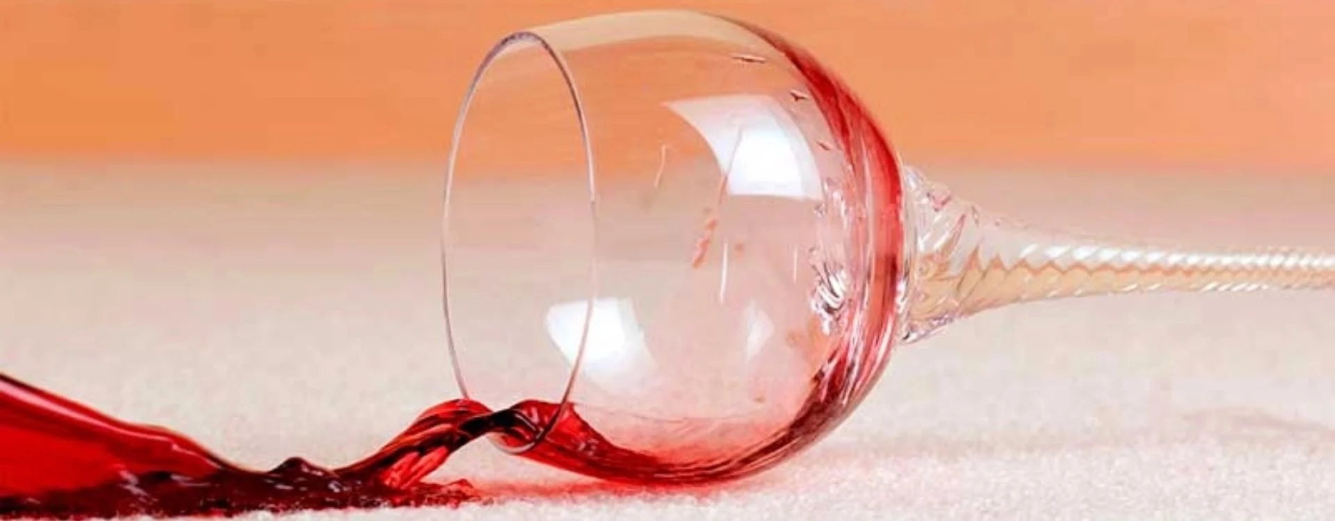 Como remover manchas de vinho e café